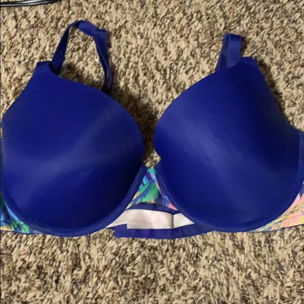 Victoria’s Secret pink bra